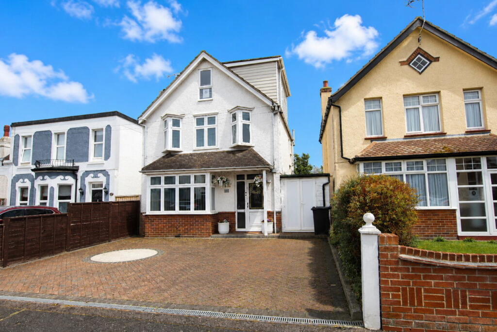 Main image of property: Walton Road, Clacton on Sea, CO15