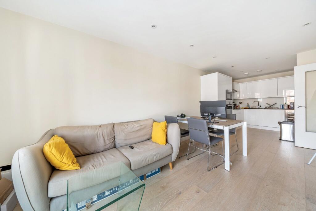 Main image of property: Cricklewood Broadway, London, NW2
