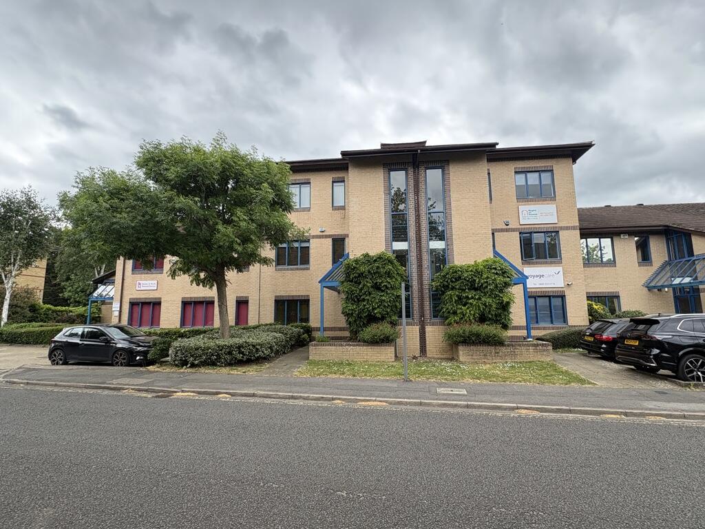 Main image of property: 10 West Links, Tollgate, Chandler's Ford, Eastleigh, Hampshire, SO53