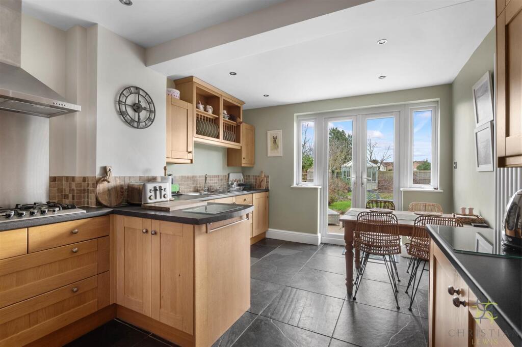 32, Brewers Lane, Badsey, Evesham photo 3