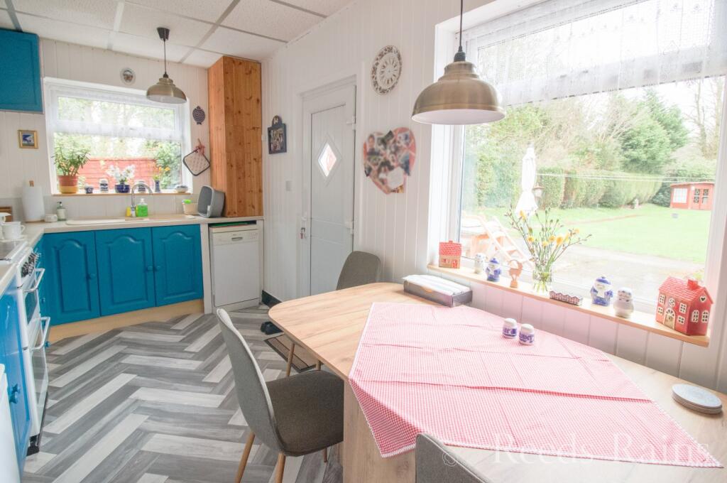 Hooton Park Lane, Hooton, Ellesmere Port, Cheshire, CH65 photo 4
