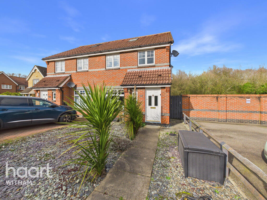 4-bed semi-detached on Clayshotts Drive, Witham, £375,000
