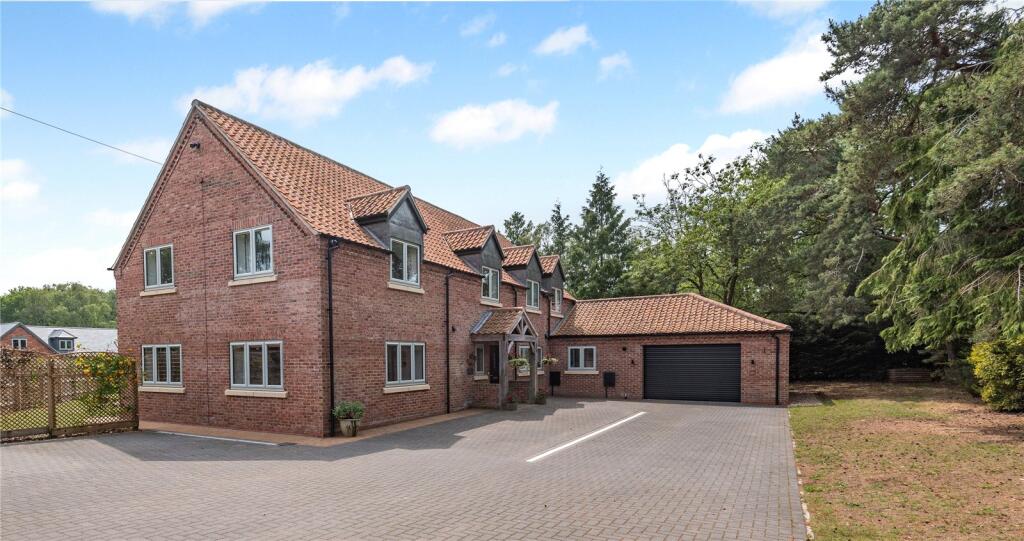 Main image of property: The Gatehouse, 120 Horncastle Road, Roughton Moor, Woodhall Spa, LN10