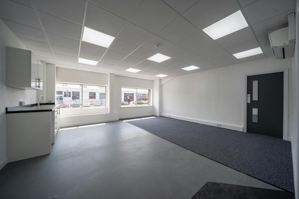 Unit B2 Hambridge Road 10.jpg