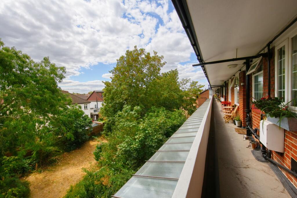 Apartment in Twickenham - View 2
