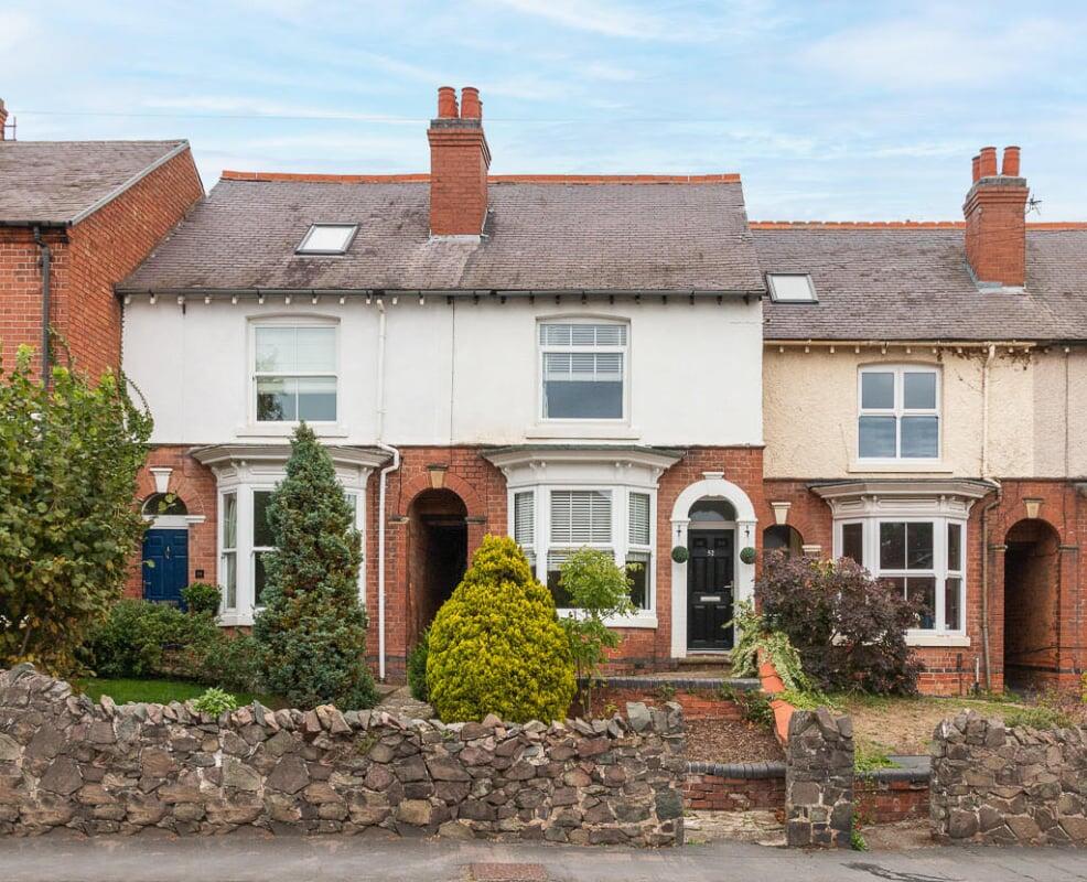 3-bed terraced on Loughborough Road, Hathern, LE12, £240,000
