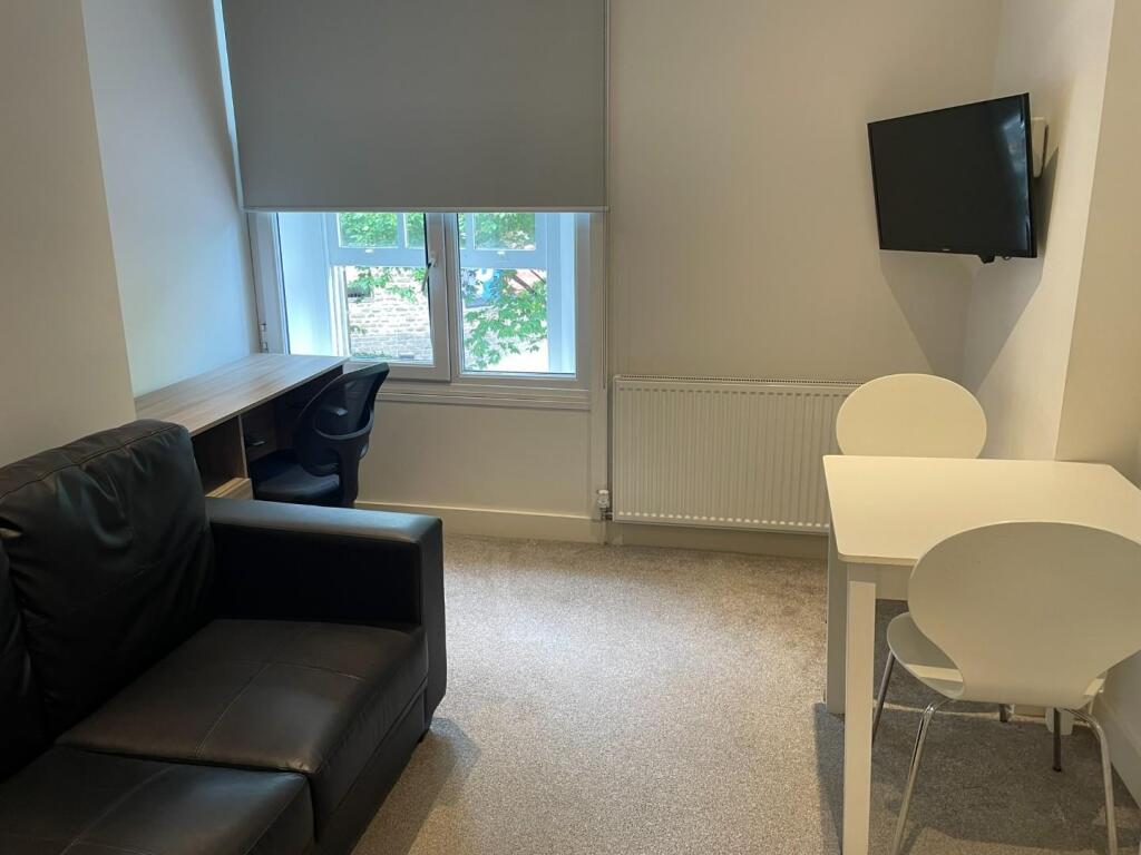 Apartment in Sheffield - More
