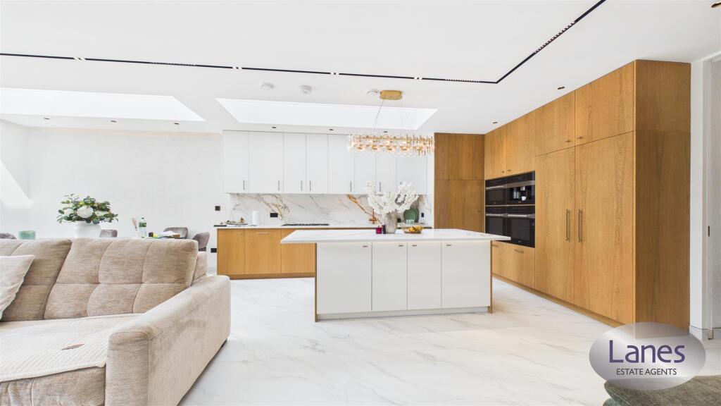 House in London, Carterhatch, Southbury - View 3