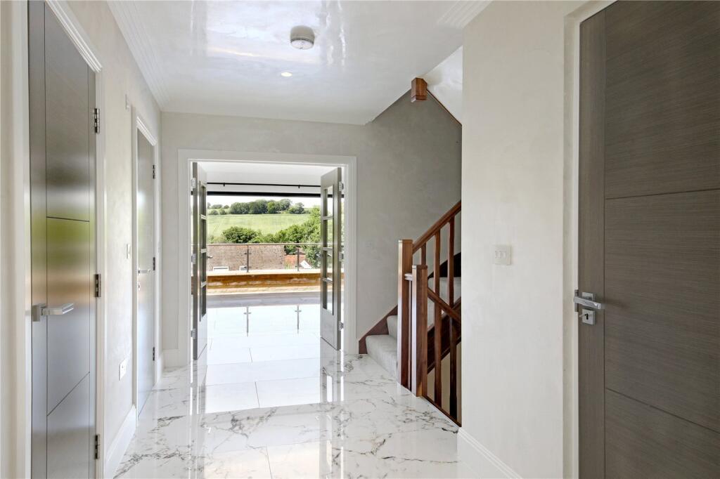 Wash Hill Lea, Wooburn Green, Buckinghamshire, HP10 photo 3