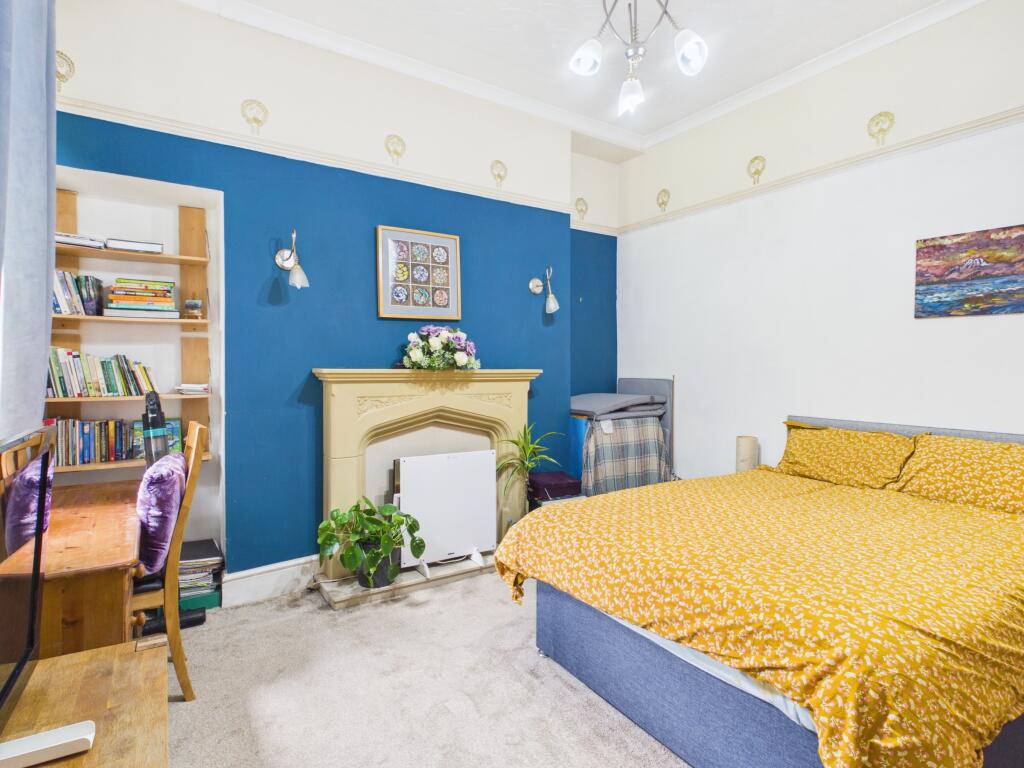 Apartment in Motherwell, North Lanarkshire - View 5