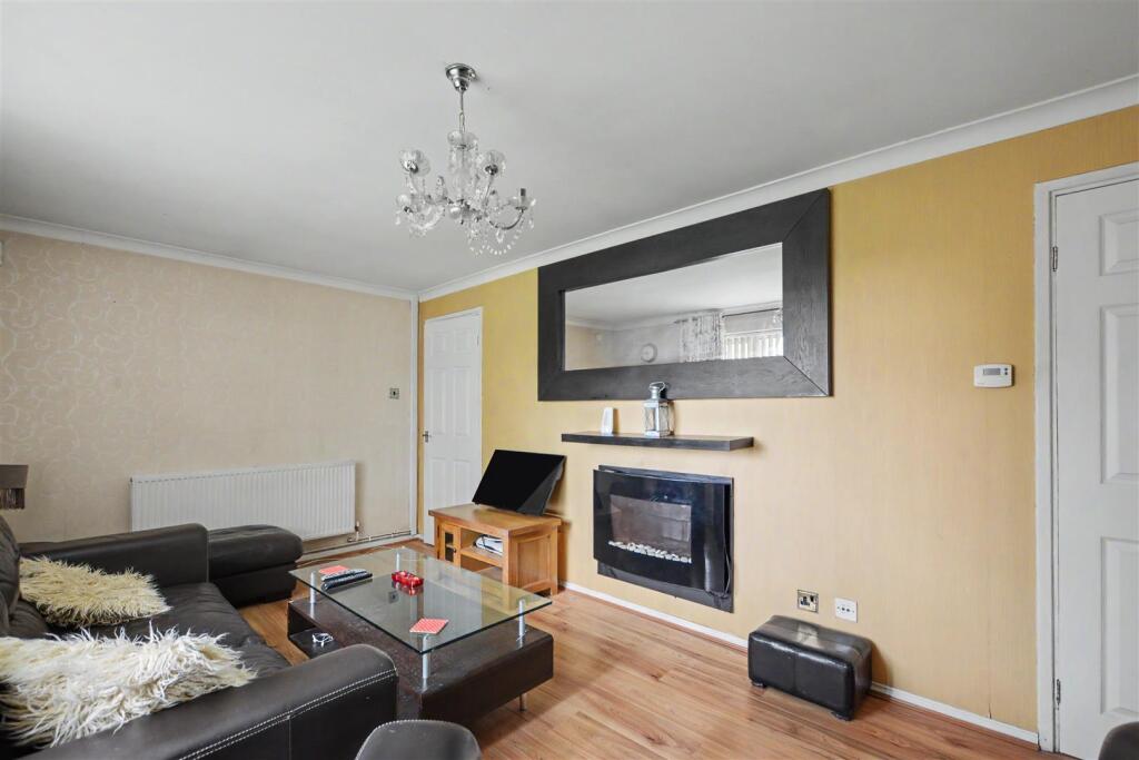 Bedford Court, Stapleford photo 4