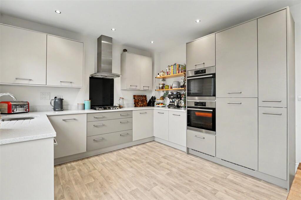 Rookery Grove, Roundswell, Barnstaple, Devon, EX31 photo 4