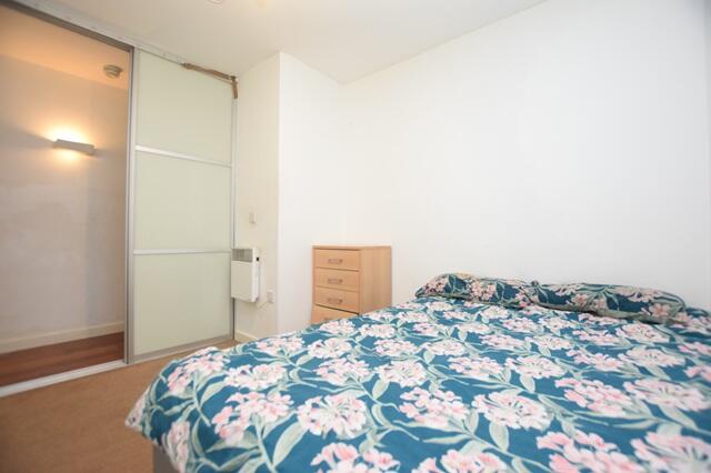 Apartment in Sheffield, South Yorkshire - View 5