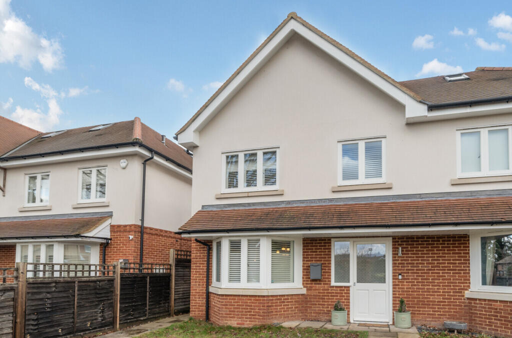 House in Runnymede, Ottershaw - View 4