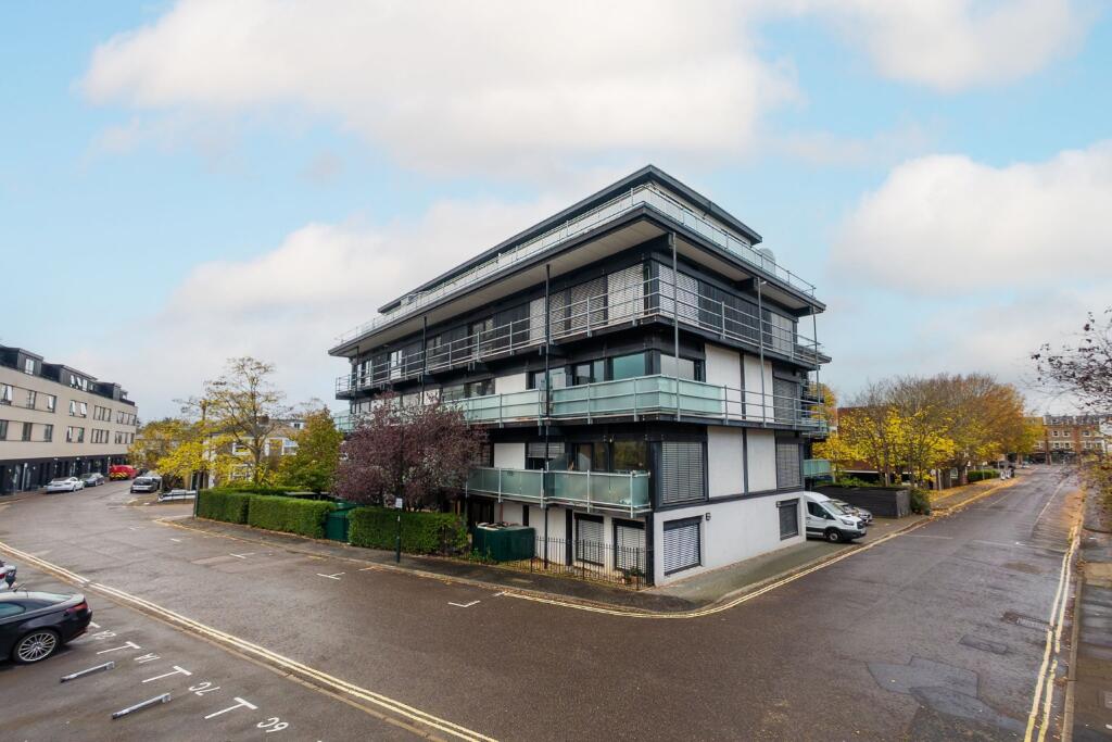 Main image of property: Richmond, TW9