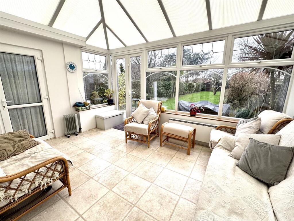 House in Bexleyheath, West Heath - More