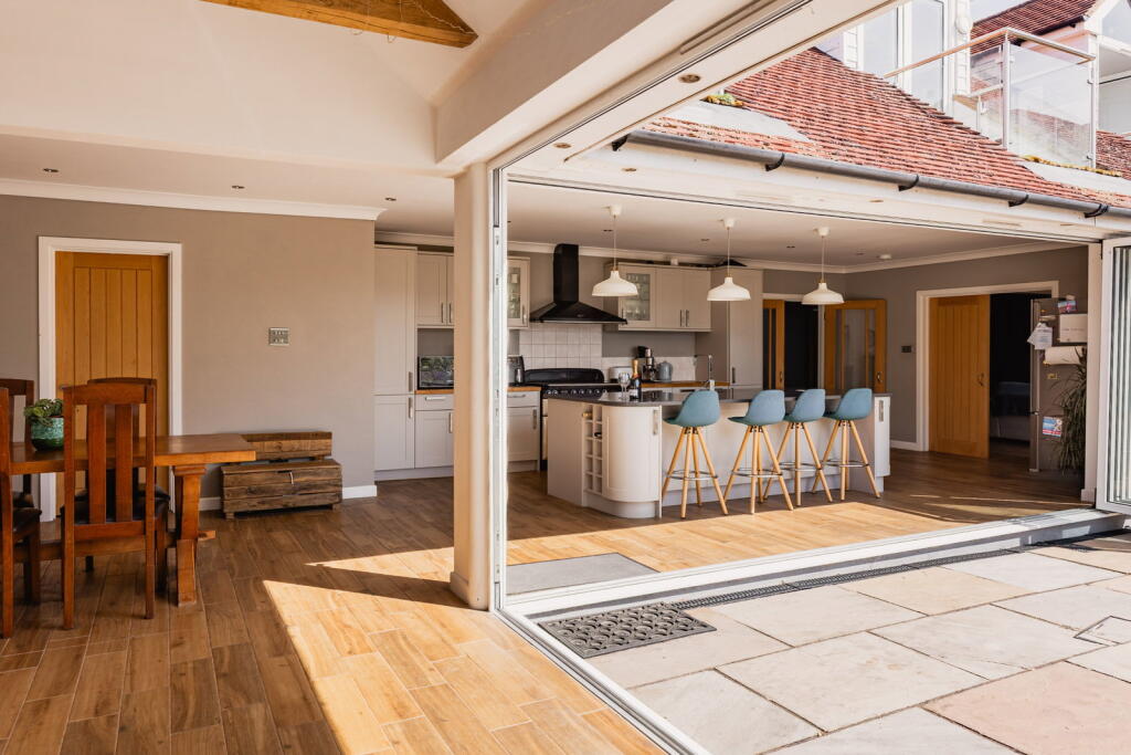 Gayhouse Lane, Outwood, Surrey, RH1 - View 2