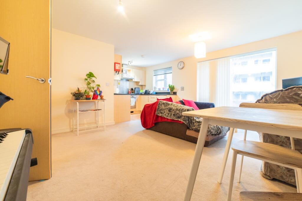 Overstone Court, Cardiff Bay photo 3