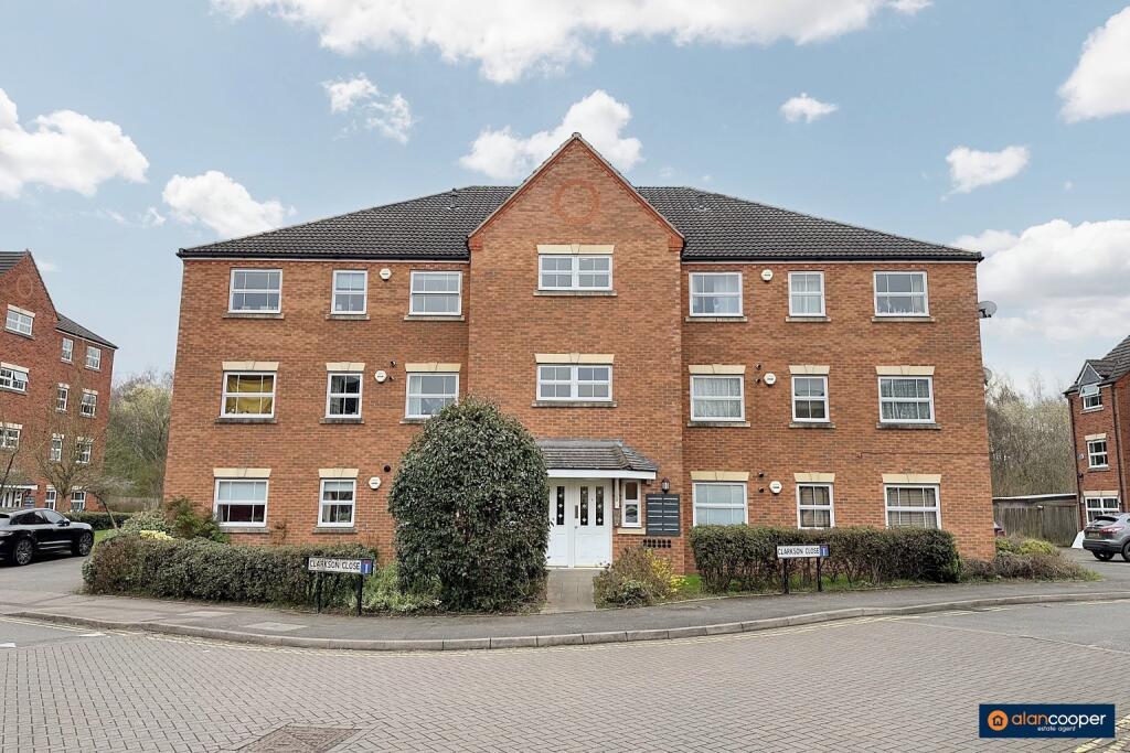 2-bed flat on Clarkson Close, Nuneaton, Warwickshire, CV11 4BA, £120,000