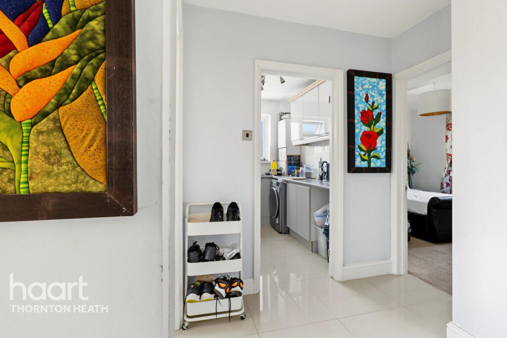 Apartment in Croydon - View 5