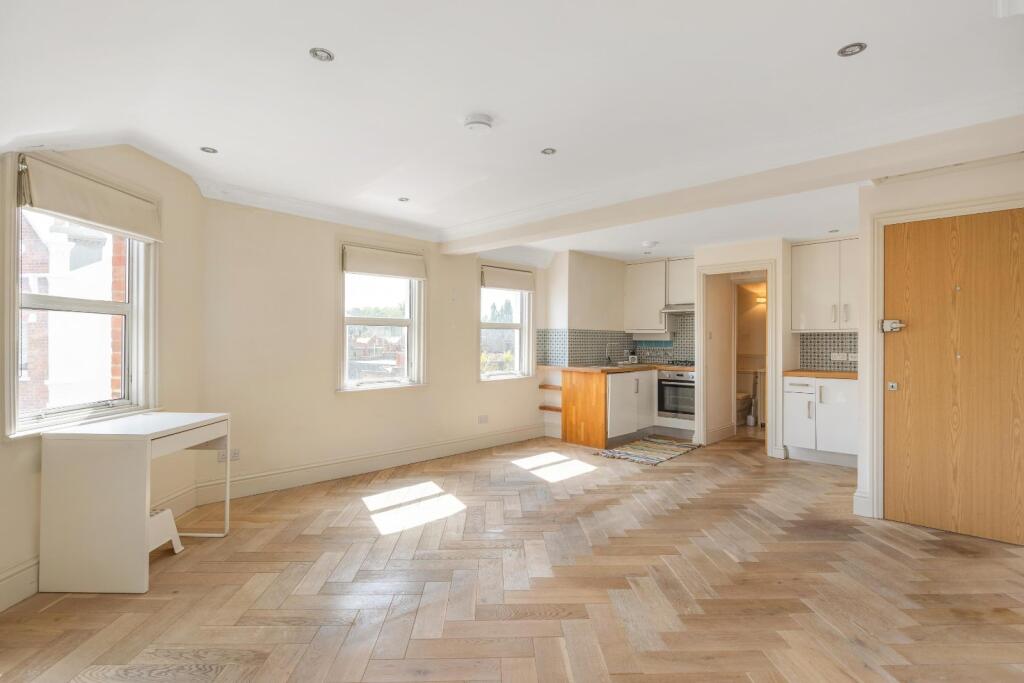 Apartment in London - View 4