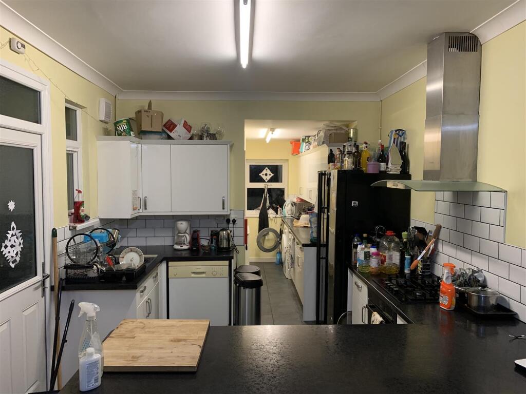 Main image of property: Dogfield Street, Cathays