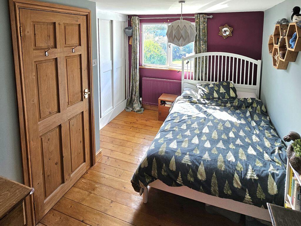 House in Newport - View 5
