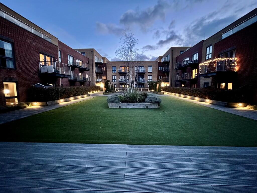 Main image of property: Regents House, Frogmore Road, Hemel Hempstead, Hertfordshire, HP3
