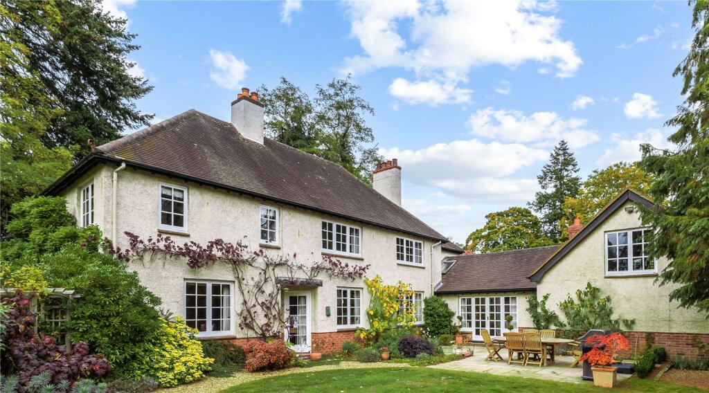 Main image of property: Middle Avenue, Farnham, Surrey, GU9