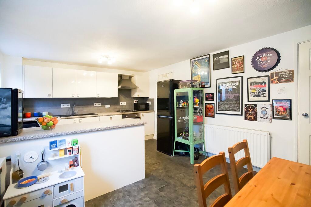 Deane Field View, Waterthorpe, S20 photo 3