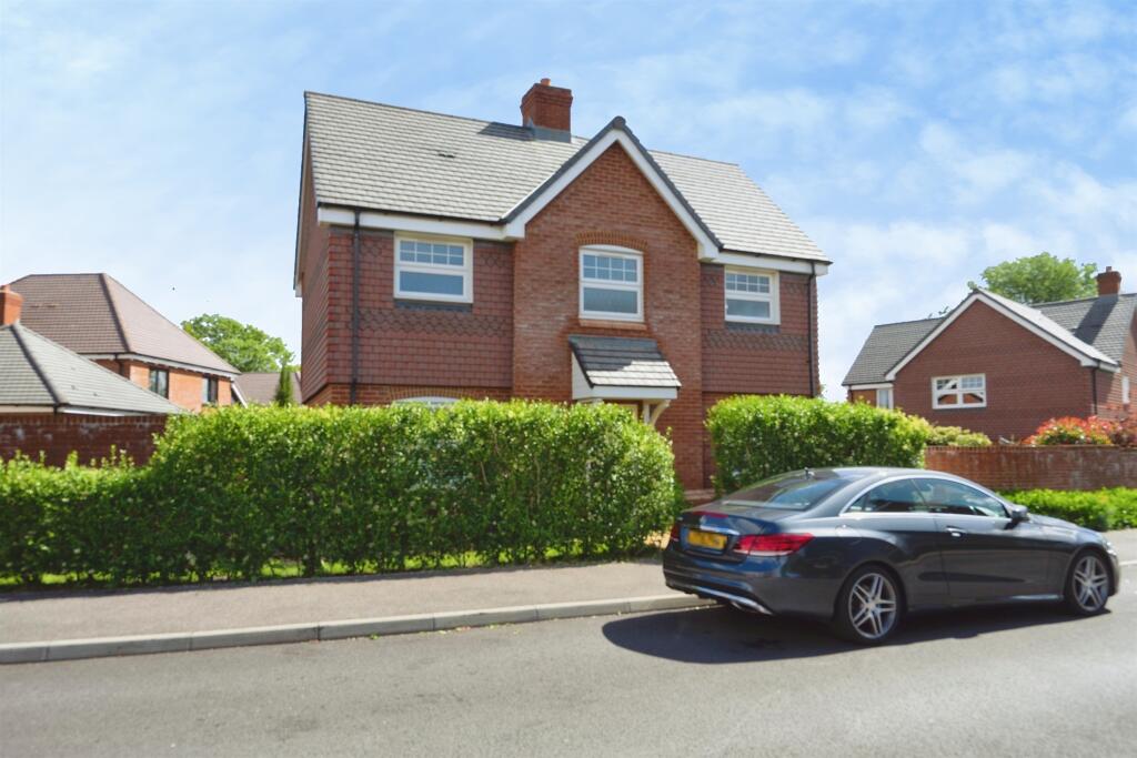 Main image of property: The Fairway, Hassocks