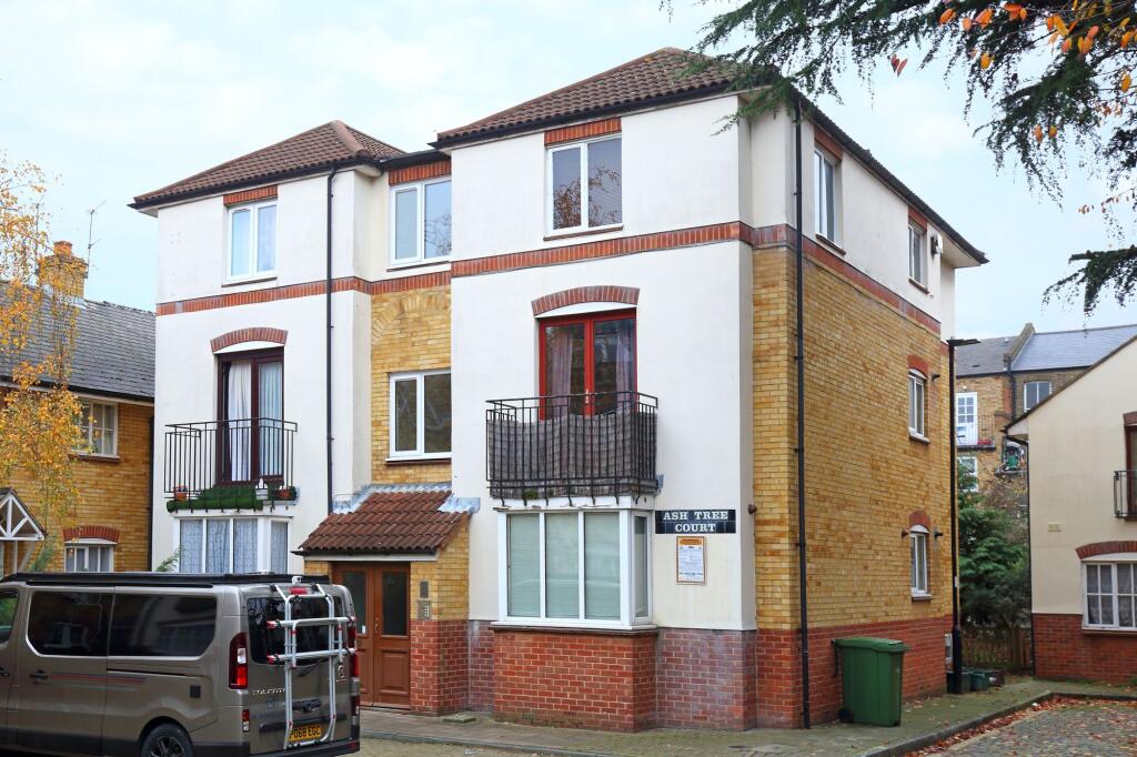 Apartment in London - View 2