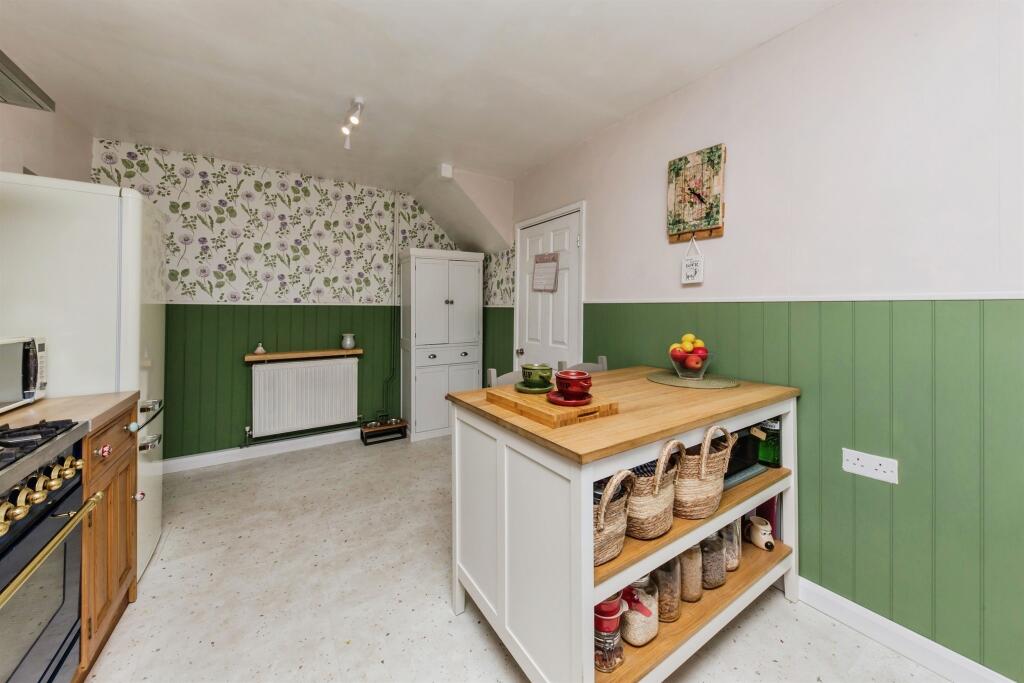 Uttoxeter Road, Kingstone, Uttoxeter - View 4