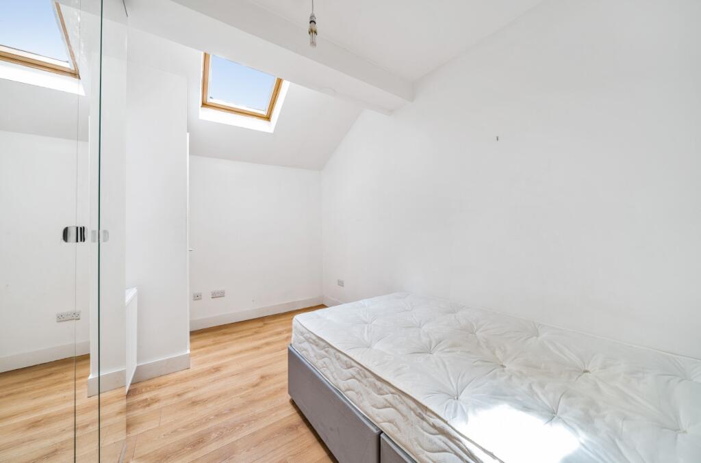 Apartment in London - View 5