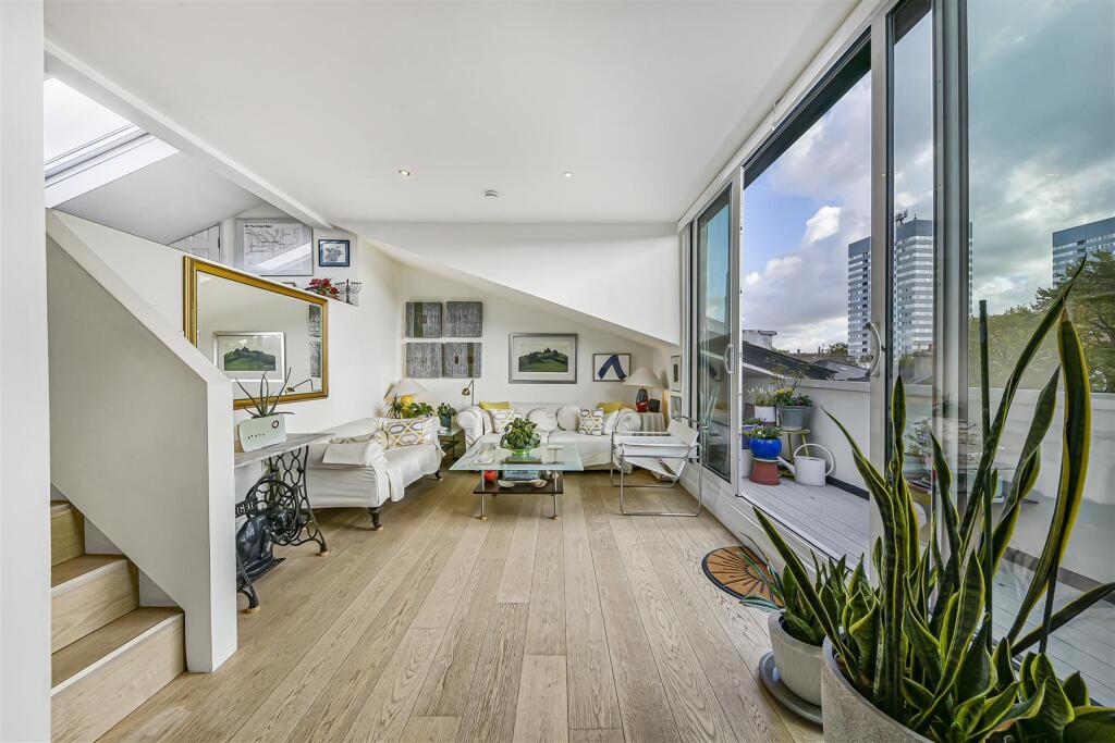 Apartment in London - More