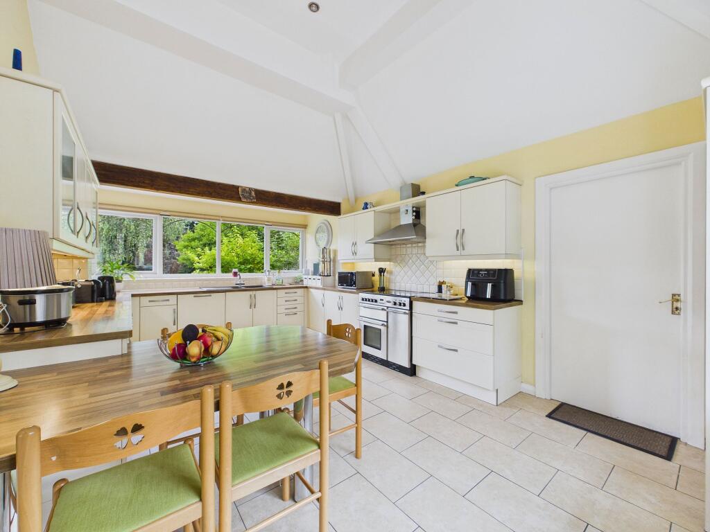 House in Mollington - View 5
