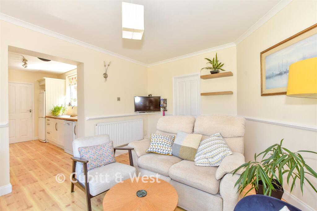 Sea Grove Avenue, Hayling Island, Hampshire - View 5