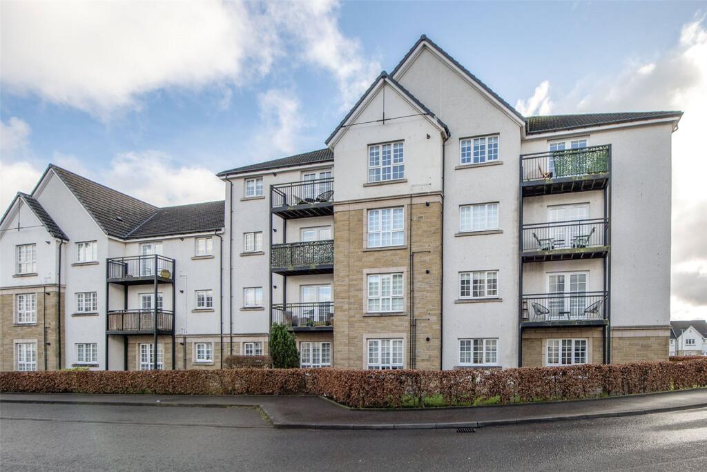 Main image of property: Flat 2, 3 Crown Crescent, Kinnaird Village, Larbert, FK5