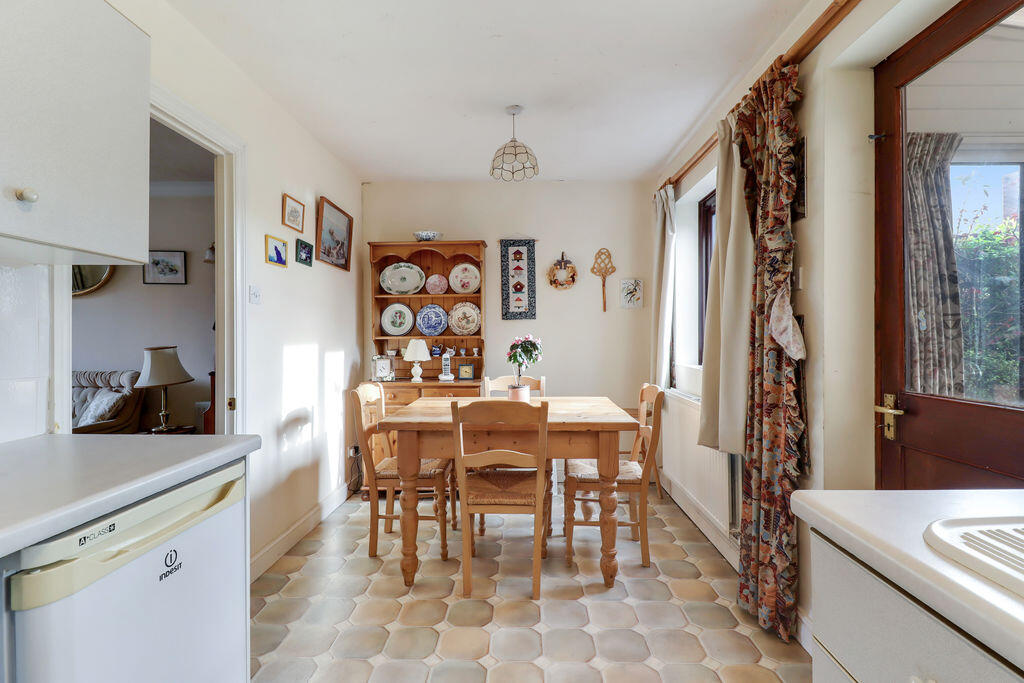 House in Surrey Heath, Windlesham - View 4