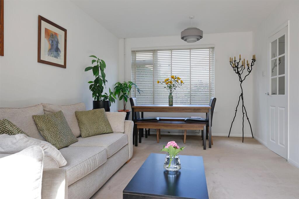 House in Reigate and Banstead, Woodhatch - View 5