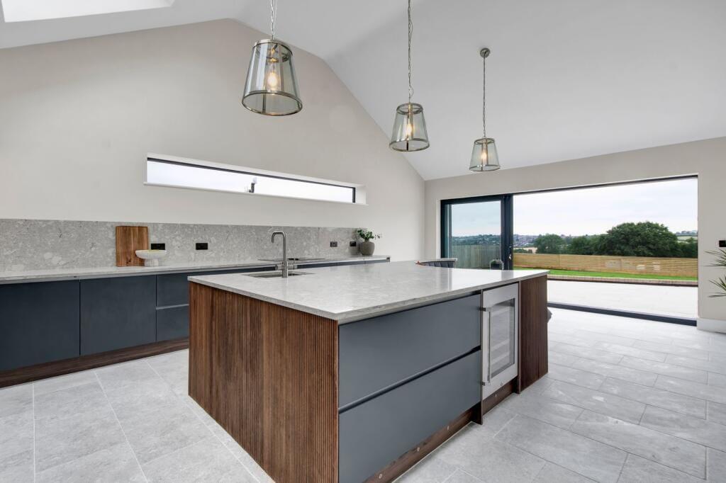 House in Amber Valley, Heanor and Loscoe CP - More