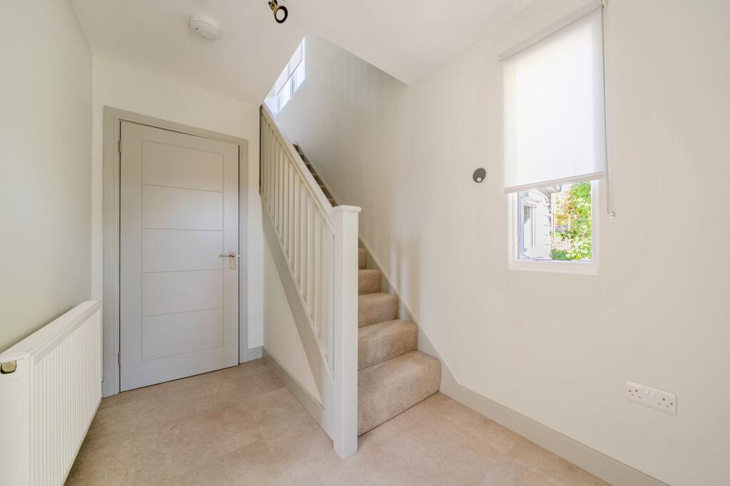 House in Southampton - More