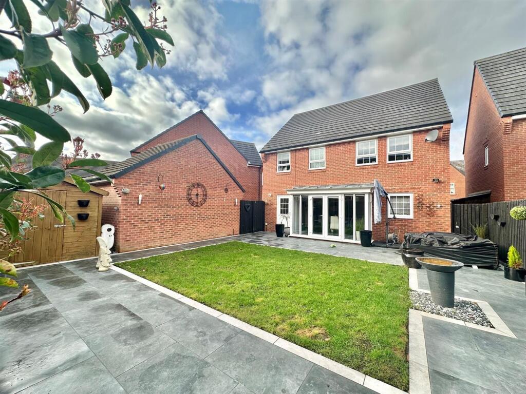 Bay Lily Road, Stapeley, Cheshire photo 4