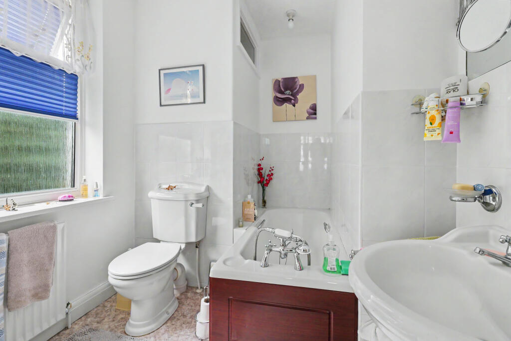 House in Slough, Cippenham - View 5