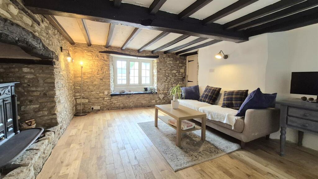 House in Milton Keynes, Stoke Goldington - More