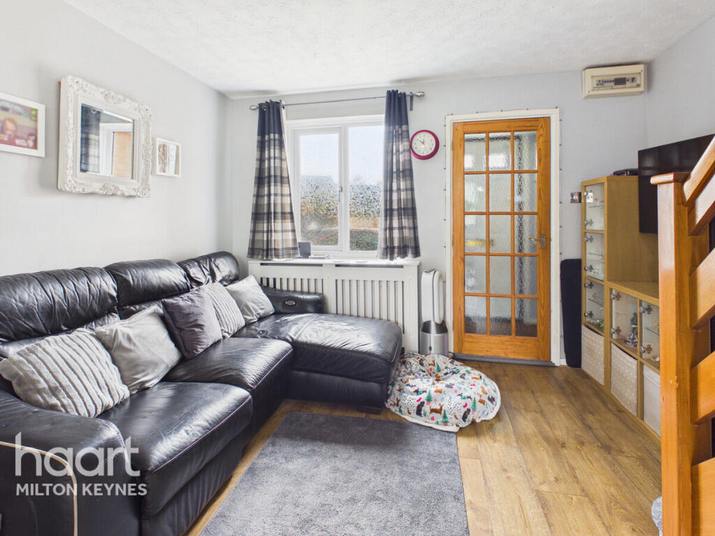 Waterloo Court, Milton Keynes photo 3