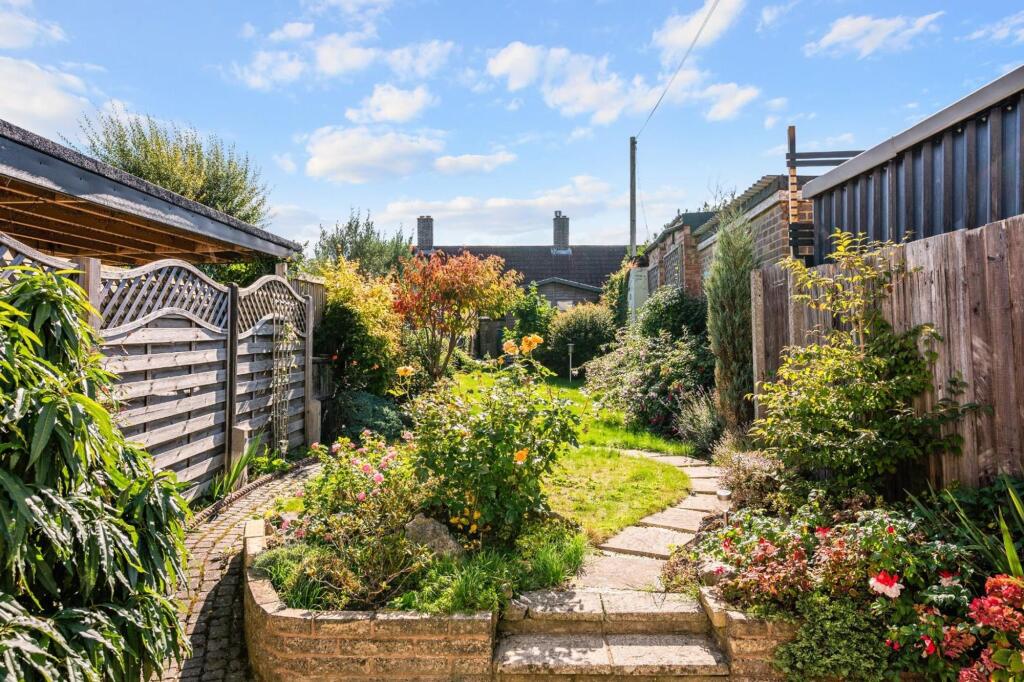 House in Reigate and Banstead, Banstead - View 4