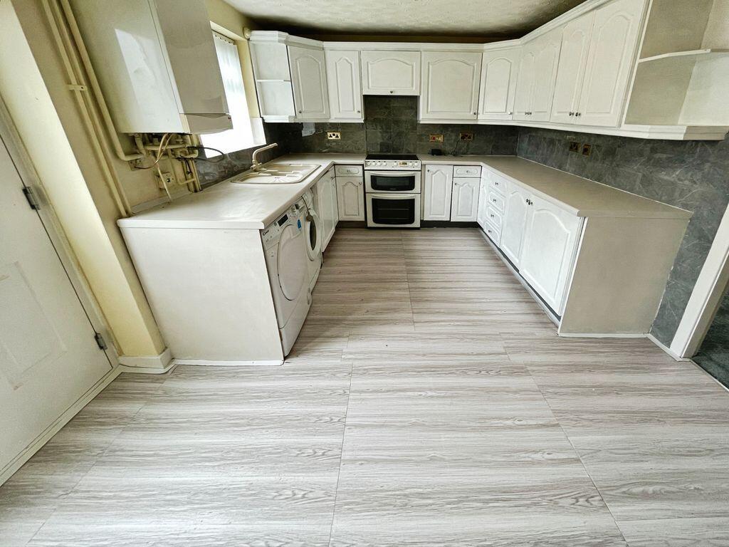Ryecroft Avenue, Tottington photo 4