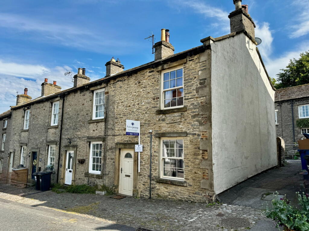 Main image of property: East Witton Road, Middleham, Leyburn, DL8 4NX