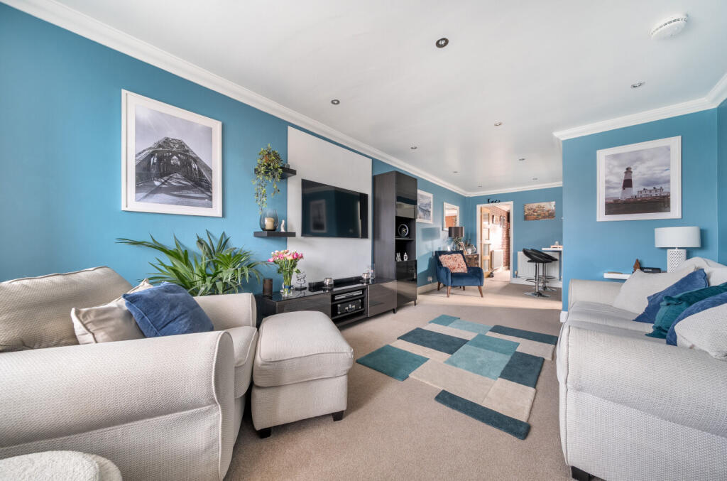 Freshbrook Road, Lancing, West Sussex, BN15 photo 4